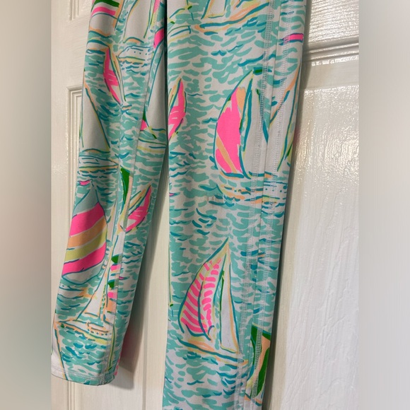 Lilly Pulitzer Weekender Legging
You Gotta Regatta Pop Up XXS - Picture 2 of 6